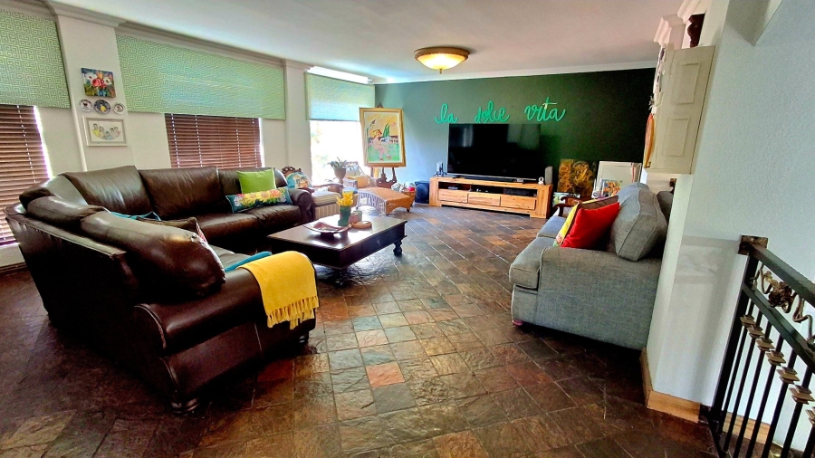 5 Bedroom Property for Sale in Roodia Free State